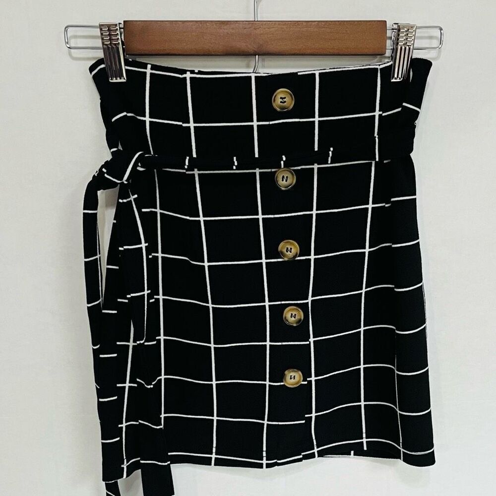 SHEIN Black And White Plaid Mini Skirt   Sz XS   EUC